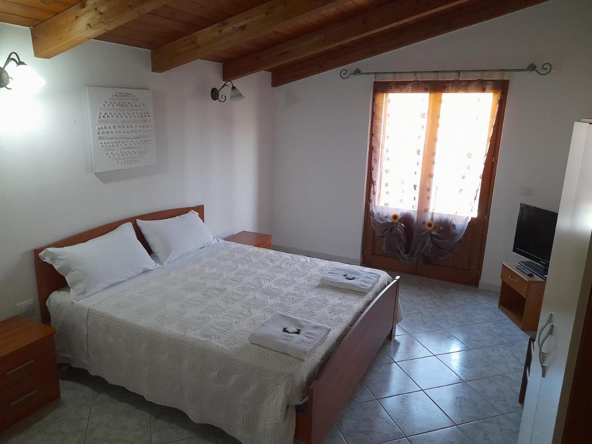 Samugheo B&B Da Marianna מראה חיצוני תמונה